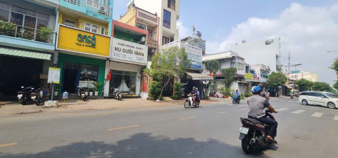 Cho thuê nhà Mặt Tiền Độc Lập 72m², 3Lầu - GẦN NGÃ TƯ - TRƯỜNG HỌC - 1