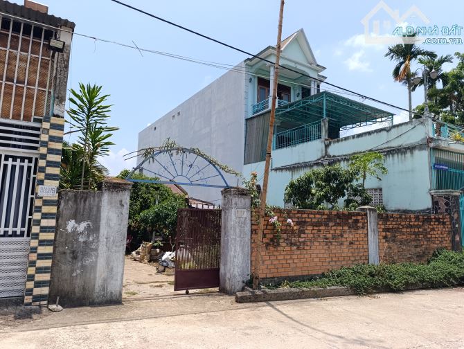 BÁN LÔ ĐẤT 921M2 TẶNG NHÀ CẤP 4 MẶT TIỀN  HẺM 11, ĐƯỜNG VÕ VĂN KIỆT, P. KHÁNH XUÂN, TP. BU - 1