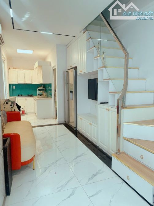 Xuất cảnh Bán Nhà Siêu đẹp - Đường Phan Văn Hân + Điện Biên Phủ - (DTSD: 72m2)- 3 tầng - 1