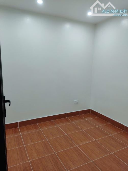 Bán căn nhà 3 tầng sạch đẹp ngõ 173 Hàng Kênh - 1