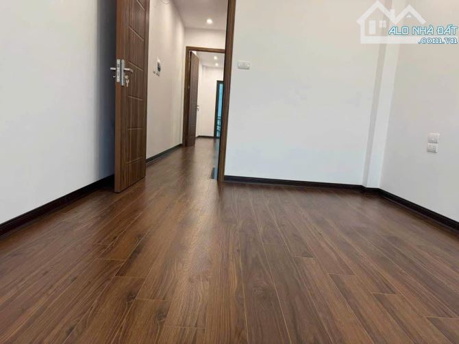 Nhà có sân riêng đỗ ô tô DT 60m2 x 3 tầng, Về ở luôn. Gần chợ UBND xã. Gần KĐT Đô Nghĩa YN - 1