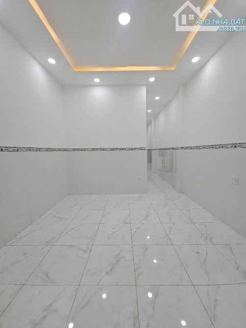 Bán Gấp Giá Rẻ Nhà đường tỉnh lộ 10 P BTDB Bình Tân DT khủng 4mx18m 2 tầng chỉ 4.95 Tỷ - 1