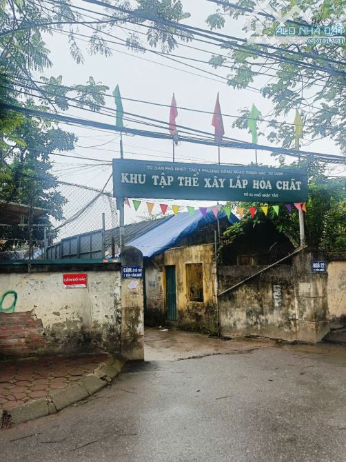 Tôi cần Bán nhà số 6 Tập Thể Xây Lắp Hóa Chất Nhật Tảo 57m2 x 3 tầng sổ đỏ chính chủ 4,5tỷ - 1