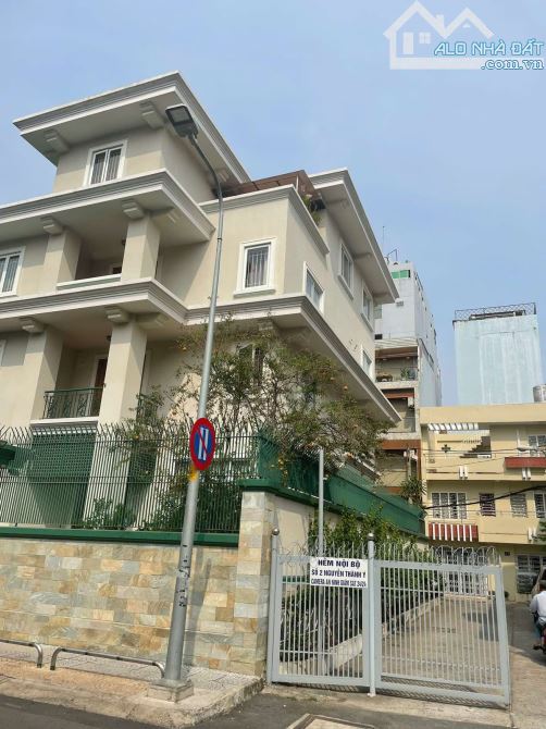 Bán biệt thự 240m2, 5PN, 4WC, giá tốt tại 2  Nguyễn Thành Ý, Đa Kao,Quận 1 - 1