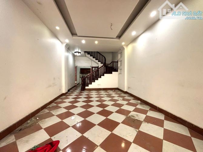 Cho thuê gấp nhà KĐT Văn Quán 80m x 5 tầng chỉ 20 triệu - 1
