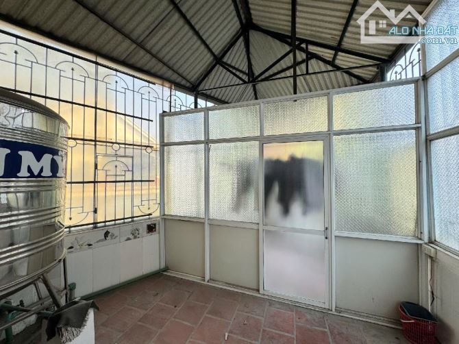 HIẾM ! 42M - 8,x TỶ NHÀ ĐẸP ĐÔNG QUAN - CẦU GIẤY, DÂN XÂY, SÁT PHỐ - Ô TÔ. - 1