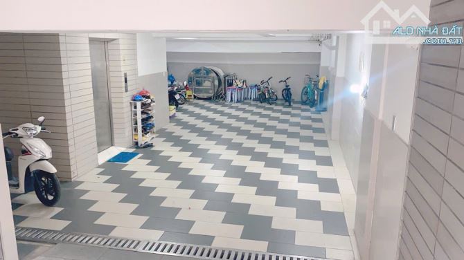 Biệt thự nguyễn minh hoàng— Dt: 8x18m—3 tầng- thang máy - giá 35,9 tỷ - 1