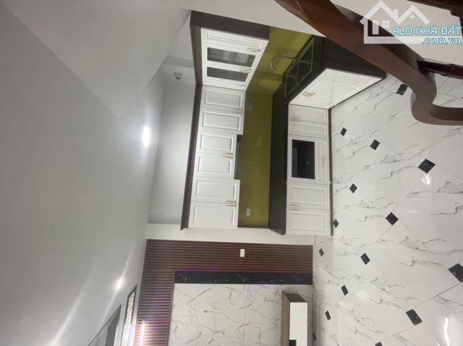 Nguyễn Văn Linh, Long Biên - Nhà Đẹp Ở Ngay - 5 tầng -5,3ty Ô Tô Đỗ Gần - 1