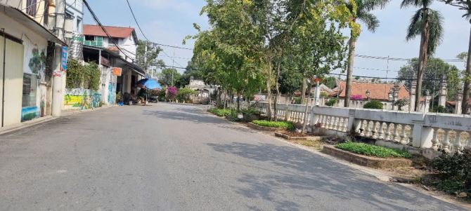 Bán lô góc 65m2 Trâu Quỳ trục đường kinh doanh 6m, MT 4,5m, vuông vắn,2 mặt đường,giá tốt - 2