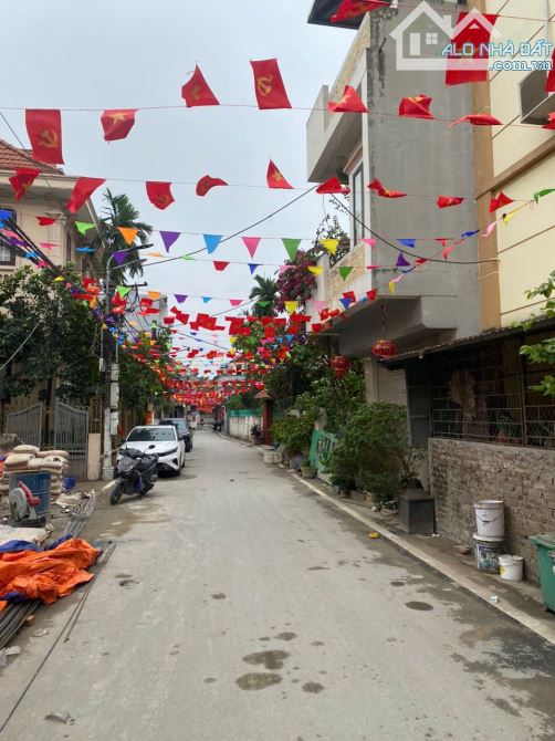 Bán nhà Kim Chung,sát khu đô thị Hinode 5 tầng mới đẹp,20m ra đường ôtô tránh chỉ hơn 4 tỷ - 1