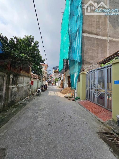 BÁN NHÀ KẺ TẠNH – GIANG BIÊN – SIÊU PHẨM VỊ TRÍ ĐẮC ĐỊA – NHÀ NỞ HẬU – ĐƯỜNG Ô TÔ TRÁNH – - 1