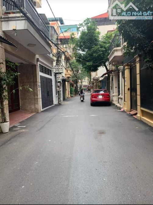 Bán đất phố Lạc Long Quân 280m mặt tiền 13m đường ô tô  giá 60 tỷ