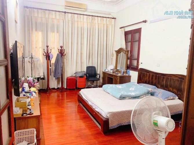 PHÂN LÔ ĐỘI CẤN - 97M X 4T - MT 4.5M - LÔ GÓC Ô TÔ VÀO NHÀ - AN NINH TUYỆT ĐỐI - 2 MẶT NGÕ - 1