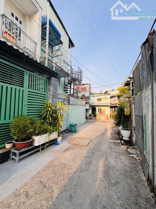 NHÀ NGANG 5M- SHR VUÔNG ĐẸP - KHÔNG NGẬP - GIÁ 6.X TY - 1