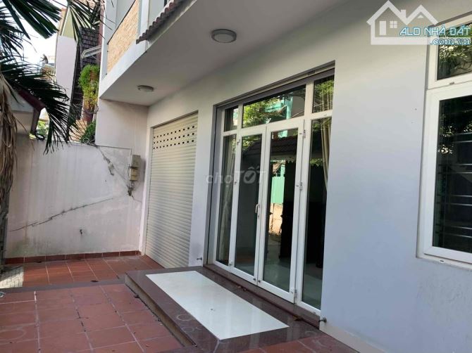Bán Biệt Thự Làng Báo Chí, Thảo Điền Quận 2, DT 10x11m CN 110m2 trệt 2 lầu giá chỉ 23tỷ - 1