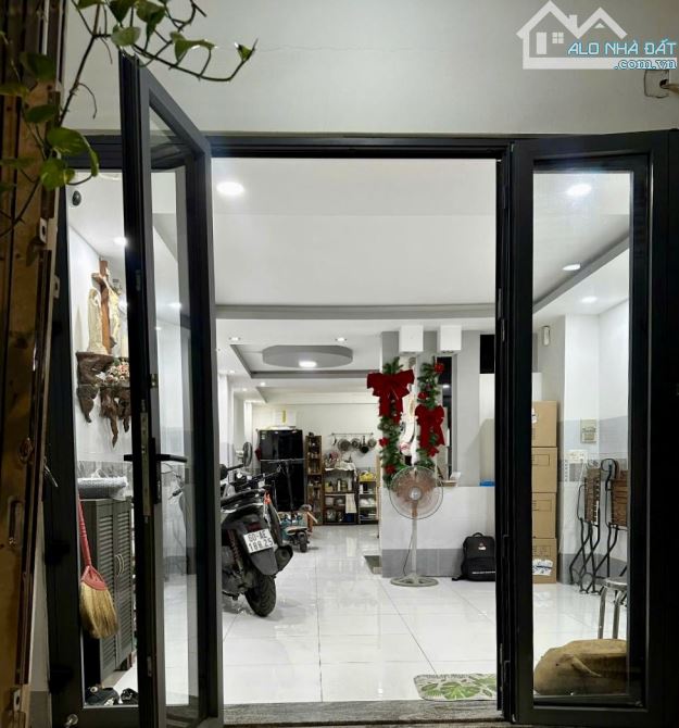 HIẾM KHÔNG CÓ CĂN THỨ 2-VUÔNG A4, 50M2 HẺM Ô TÔ LÊ VĂN QUỚI-4 TẦNG-5PN-CHỈ NHỈNH 3 TỶ. - 1