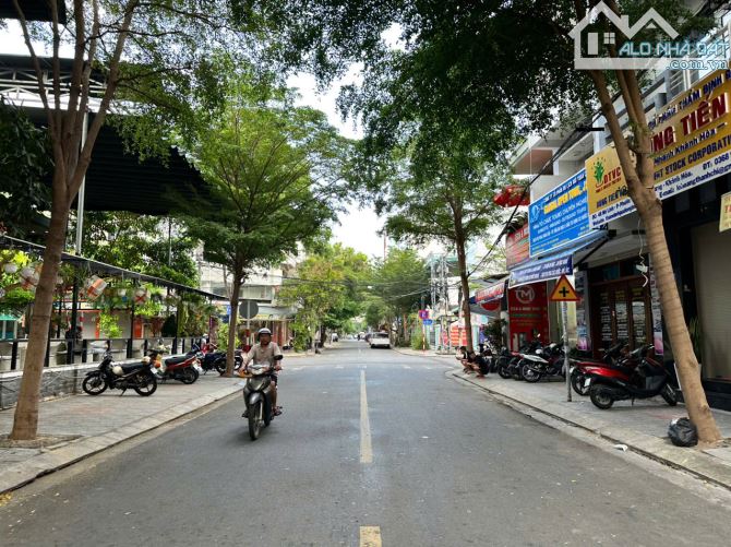 BÁN ĐẤT ĐƯỜNG MÊ LINH TT TP. NHA TRANG – TẶNG KÈM 2 CĂN NHÀ 194m, NGANG 9 – CHỈ 23 TỶ - 1