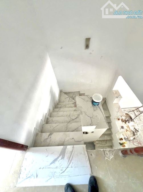 MẶT TIỀN HẺM KINH DOANH SẦM UẤT - XE HƠI ĐẬU CỬA, NGỦ TRONG NHÀ - NHỈNH 4 TỶ - 1