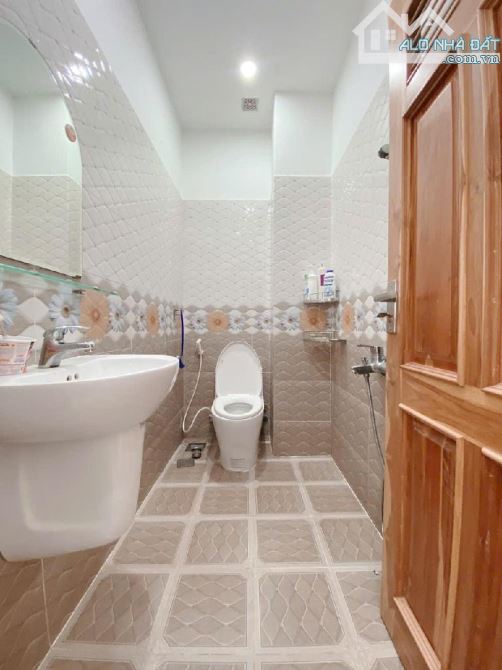 BIỆT THỰ MINI 56M2 5 TẦNG HẦM 4 LẦU - XE HƠI NGỦ - NGAY BV 175 - ĐH CÔNG NGHIỆP - CV GIA Đ - 12