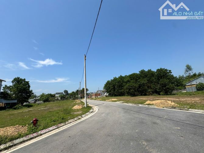 Lô 2 mặt tiền 257m2 thuộc KQH Nguyễn Văn Chư - Thuỷ Phương. Cách Ngã 4 Trưng Nữ Vương & Tô - 2
