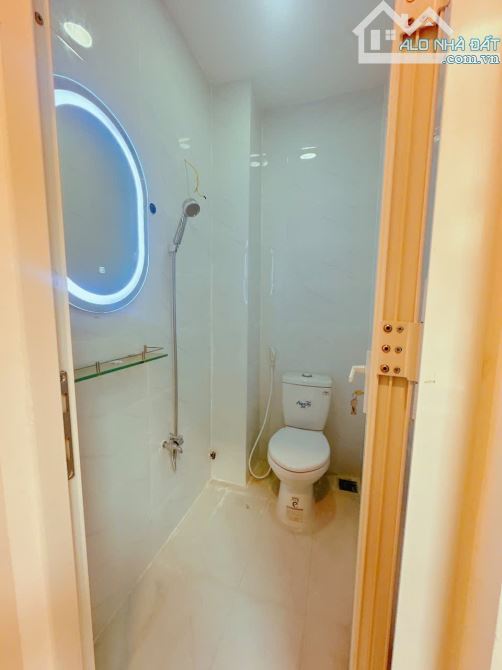Xuất cảnh Bán Nhà Siêu đẹp - Đường Phan Văn Hân + Điện Biên Phủ - (DTSD: 72m2)- 3 tầng - 2