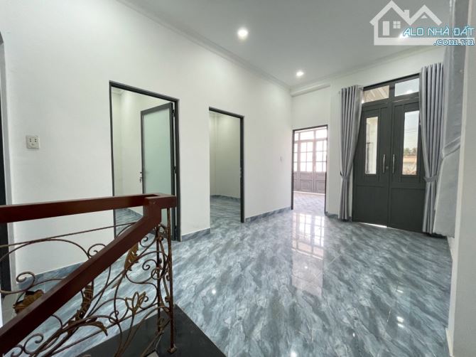 BÁN NHÀ 2 TẦNG - DT 90M² - CHỈ HƠN 4 TỶ - SỔ HỒNG RIÊNG - 2