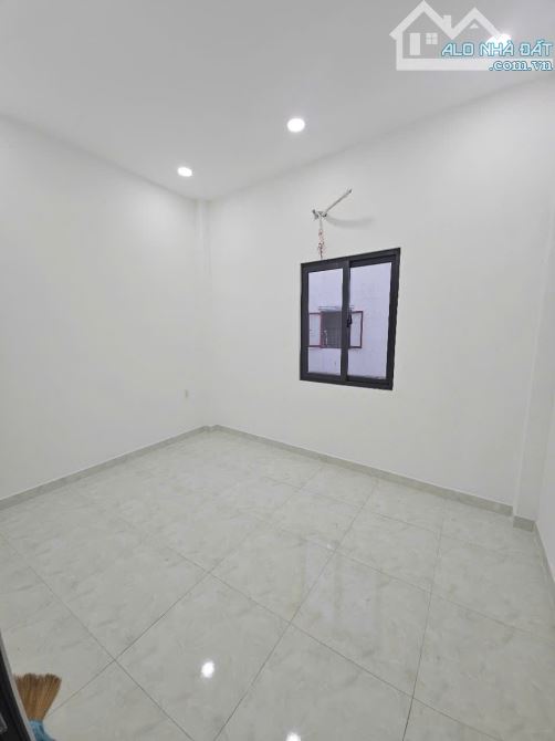 Bán Gấp Giá Rẻ Nhà đường tỉnh lộ 10 P BTDB Bình Tân DT khủng 4mx18m 2 tầng chỉ 4.95 Tỷ - 2
