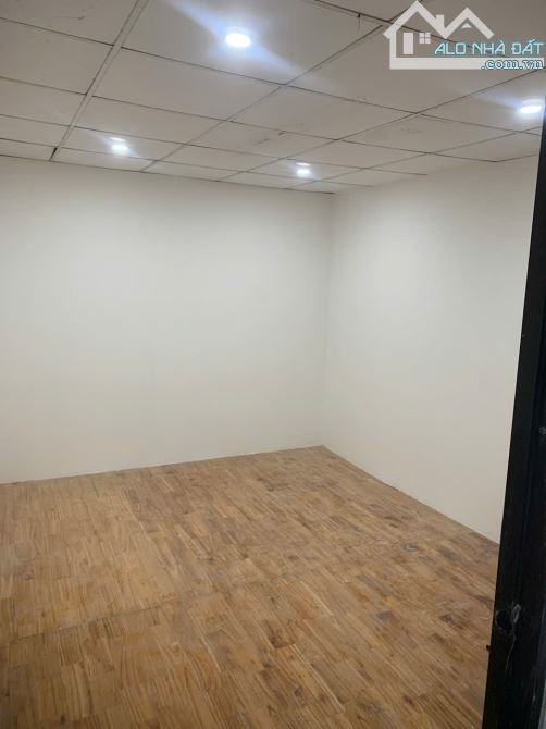 🔵 Cho thuê NNC Âu Dương Lân, Q8. (3.3x17m) 2lầu, 3PN mới đẹp, 11tr5 - 2