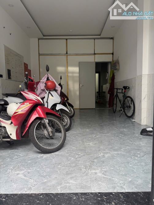 💥💥 ĐỖ QUANG, TÒA CĂN HỘ 5 TẦNG, THANG MÁY, HAI MẶT TIỀN, DÒNG TIỀN 40TR/THÁNG, CHỈ 10.5 - 2