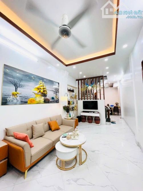 Chính chủ bán nhà phố Minh Khai, Hai Bà Trưng - 48m2 x 5 tầng, giá 11, tỷ - 2