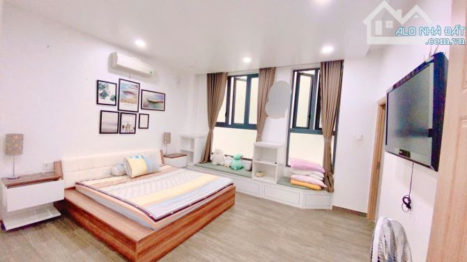 Biệt thự nguyễn minh hoàng— Dt: 8x18m—3 tầng- thang máy - giá 35,9 tỷ - 2