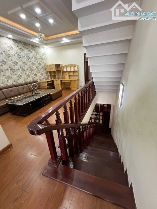 Đất Và Căn Nhà 3 Lầu Ngay Sát Chợ Phan Chu Trinh Mà Giá Chỉ Bằng 1 Lô Ở Mê Trô. - 2