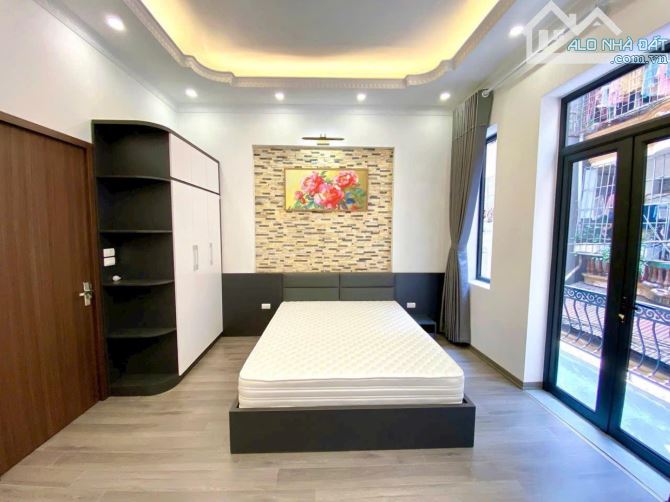 Hồ Tùng Mậu - Vị Trí Trung Tâm - Ngõ Thông - Rộng - 3 Gác Tránh Xe Máy - 39m2 - 7.1 Tỷ - 2