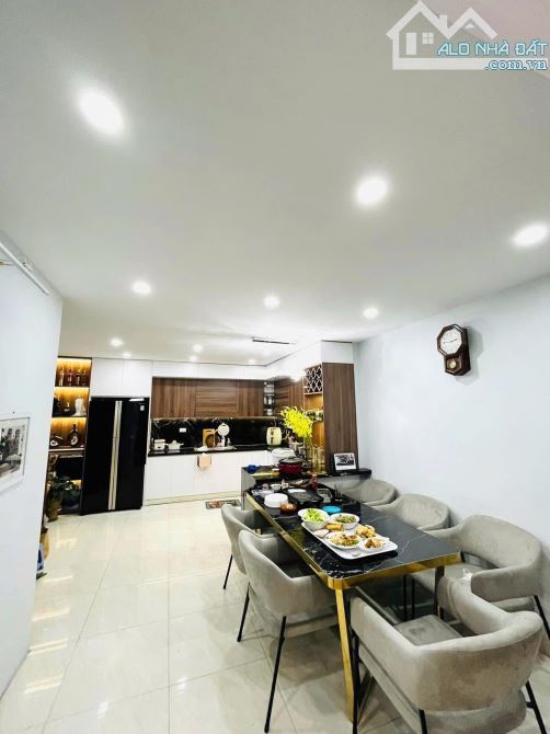 Bán nhà Trần Khát Chân 39m2, 5T đẹp mới, 3 thoáng, cách phố 10m, kinh doanh, ngõ đẹp.