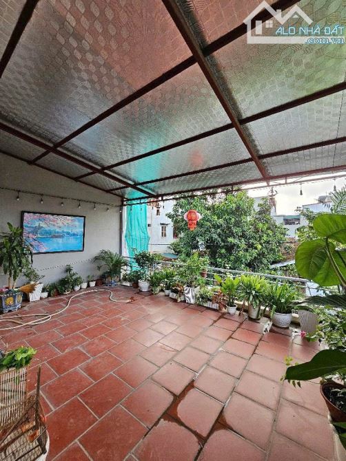 BÁN NHÀ KẺ TẠNH – GIANG BIÊN – SIÊU PHẨM VỊ TRÍ ĐẮC ĐỊA – NHÀ NỞ HẬU – ĐƯỜNG Ô TÔ TRÁNH – - 2