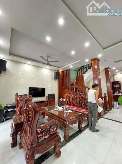 BÁN NHÀ LIỀN KỀ XUÂN PHƯƠNG SIÊU VIP - 2 THOÁNG - MẶT VƯỜN HOA,VỈA HÈ RỘNG - 160M2 - 34TỶ - 2