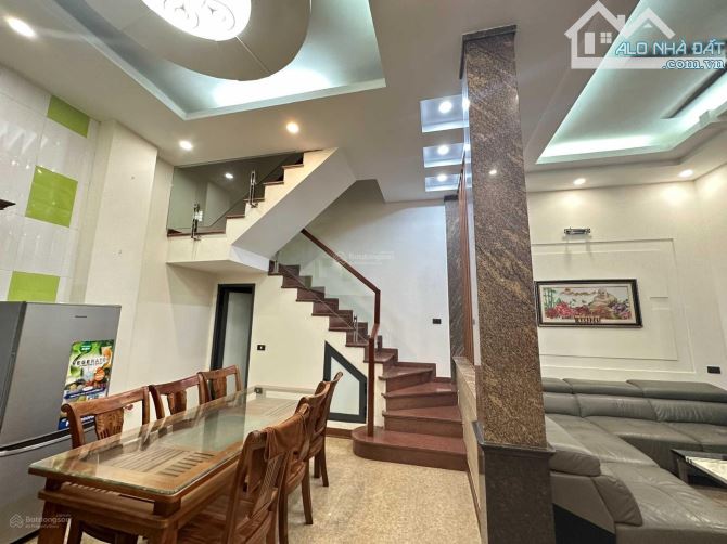 BIỆT THỰ SÂN VƯỜN KHU VIP PHỐ MỄ TRÌ- Sát LÔ GÓC- Ô TÔ TRÁNH, VỈA HÈ RỘNG- VIEW THOÁNG - 2