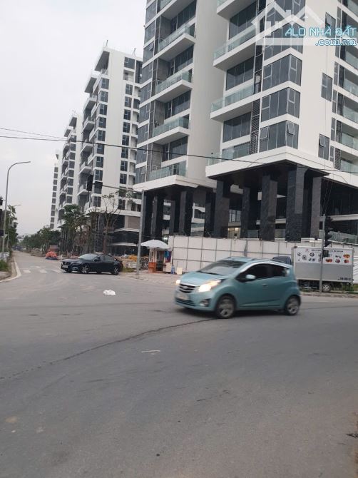 KHÓ TÌM. 15M RA PHỐ, HÀNG XÓM VINHOMES RIVERSIDE, Ô TÔ VÀO SỔ A4. BÁN ĐẤT LONG BIÊN HÀ NỘI - 2