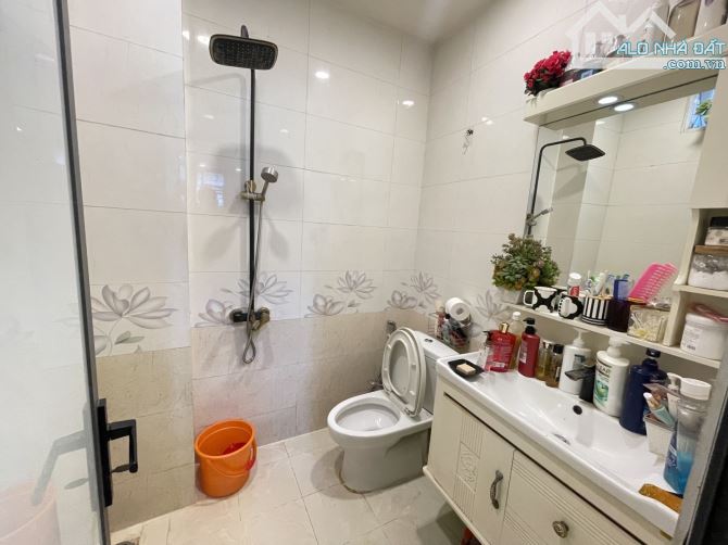 QUẬN 7 – GIÁ NHỈNH 5 TỶ – NHÀ NGANG HƠN 6M, HẺM OTO – FULL NỘI THẤT VỊ TRÍ VÀNG - 2