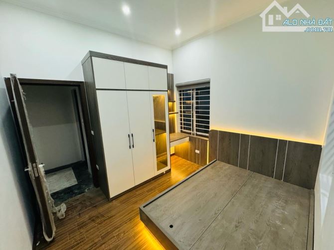 SIÊU PHẨM ĐỘI CẤN BA ĐÌNH 11Tỷ 45m 4Tầng 3 MẶT THOÁNG SỔ VUÔNG ĐẸP NHÀ GẦN PHỐ DÂN TRÍ CAO - 2