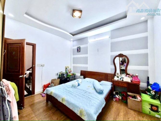 "Bán nhà hẻm xe hơi Lê Văn Sỹ,Quận 3, giáp Q1, 3 Tầng, 42m2, cho thuê 15tr/th, 7.9 Tỷ - 3