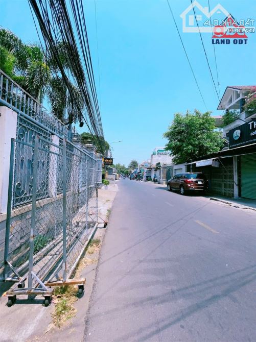BÁN NHÀ GÓC 2 mặt tiền đường kinh doanh buôn bán đa ngành nghề.mặt tiền đường Nguyễn Bảo Đ - 3