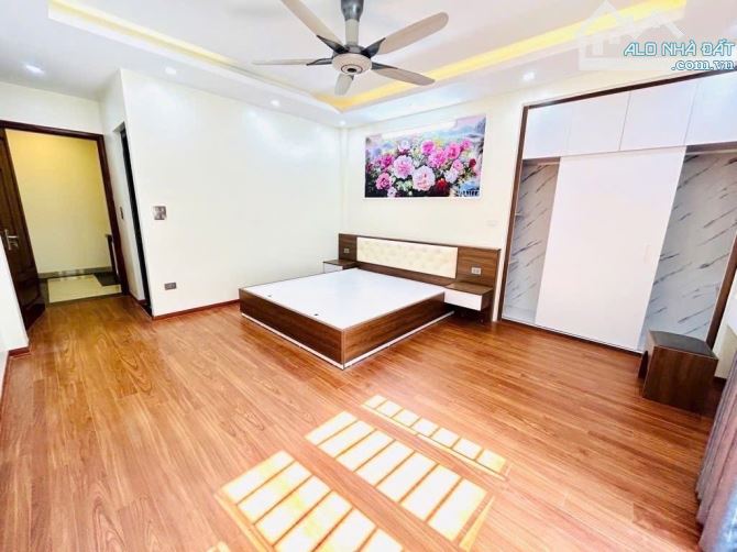 Cần bán nhà mới xây 5 tầng tại Mộ Lao – Ngõ Thông - Ô tô qua nhà - Chỉ 8 Đồng - 3
