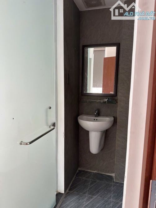 🎉🎉Nhà 3 tầng Nguyễn Hoàng căn góc 2 mặt tiền đang kinh doanh - 3