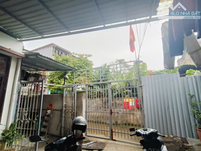 Tôi cần Bán nhà số 6 Tập Thể Xây Lắp Hóa Chất Nhật Tảo 57m2 x 3 tầng sổ đỏ chính chủ 4,5tỷ - 3