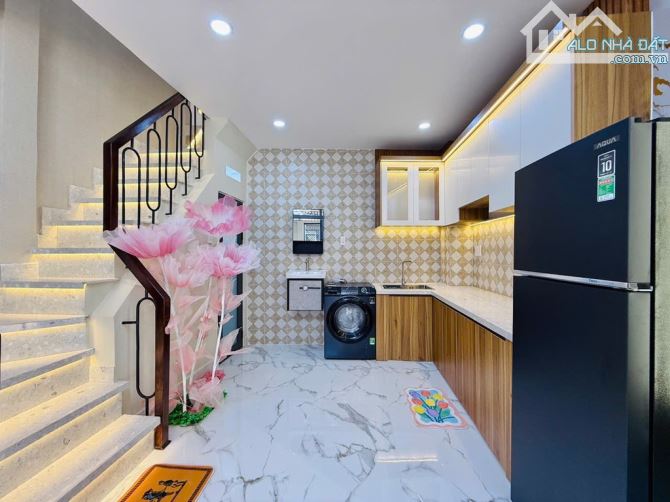 NHỈNH 3 TỶ- MẶT TIỀN ĐƯỜNG XE HƠI THÔNG 5M- NHÀ ĐẸP LUNG LINH- KINH DOANHĐA NGÀNH NGHỀ.Ngu - 3
