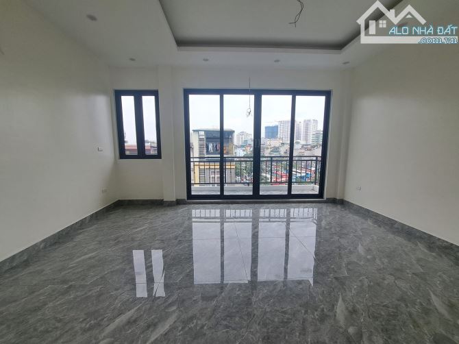 BÁN NHÀ KINH DOANH KIM ĐỒNG. NHÀ MỚI . LÔ GÓC . PHÂN LÔ VỈA HÈ NHÀ 6 TẦNG - 3