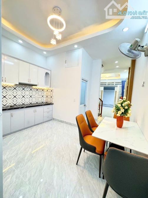Nhà mới 2 tầng, Dương Cát Lợi. Ngang 4m - Full nội thất xịn - Cạnh Phú Mỹ Hưng - Chỉ 3,x t - 3