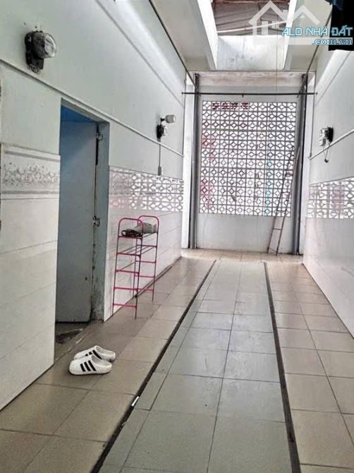 DÃY TRỌ 40PHÒNG - 250M2 - MẶT TIỀN HT 05 - NGAY NGUYỄN ẢNH THỦ - 70TR/THÁNG - NHỈNH 18 TỶ - 3