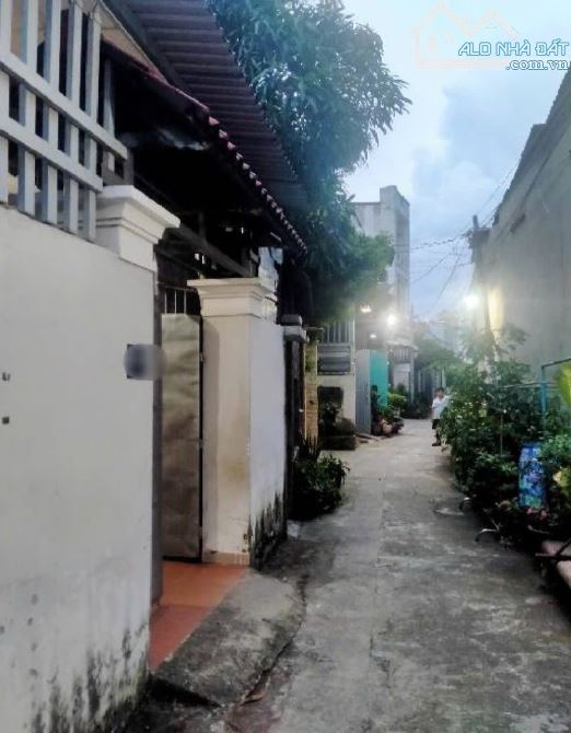 Chủ gửi: Bán nhà sát Chợ TRẦN THỊ CỜ, Q12. DT 104m2. 5x22.4m, giá 4ty150 - 3
